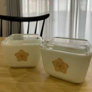 パイレックス(Pyrex)のオールドパイレックス レフリジレーター バタフライゴールド（S）2個(食器)