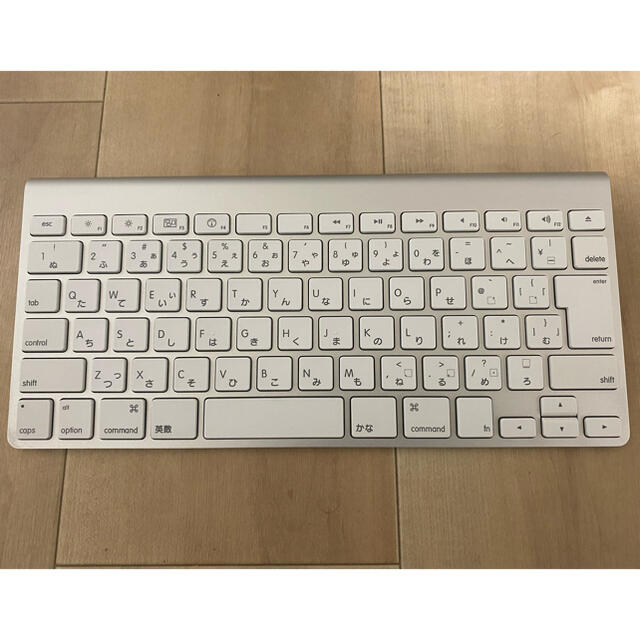 Apple(アップル)のApple Wireless Keyboard A1314 JIS配列 スマホ/家電/カメラのPC/タブレット(PC周辺機器)の商品写真