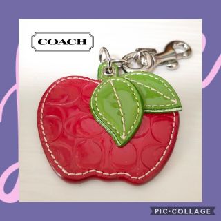 コーチ(COACH)のゆずみ様【COACH】 林檎 キーホルダー バッグチャーム(キーホルダー)