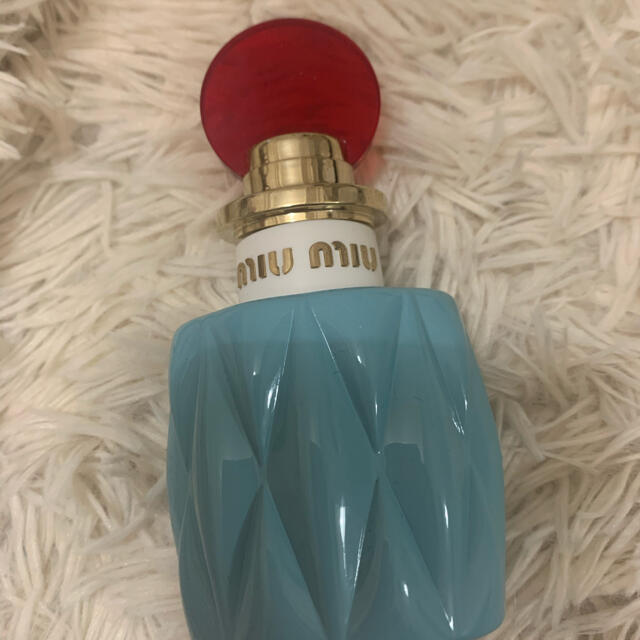 miumiu(ミュウミュウ)のmiumiu オードパルファム 50mL コスメ/美容の香水(香水(女性用))の商品写真