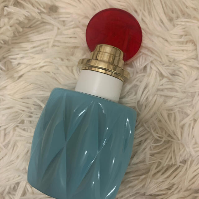 miumiu(ミュウミュウ)のmiumiu オードパルファム 50mL コスメ/美容の香水(香水(女性用))の商品写真