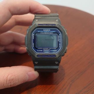 ジーショック(G-SHOCK)の希少 珍品　G SHOCK 1545 DW-056 グレー(腕時計(デジタル))