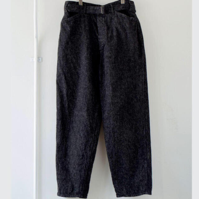 COMOLI(コモリ)のカラー様専用　21SS ベルテッドデニム　black ecru サイズ1 メンズのパンツ(デニム/ジーンズ)の商品写真