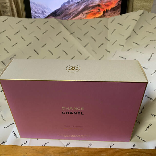 CHANEL(シャネル)のシャネル フレグランス オータンドール35mlポーチ限定品 コスメ/美容の香水(香水(女性用))の商品写真