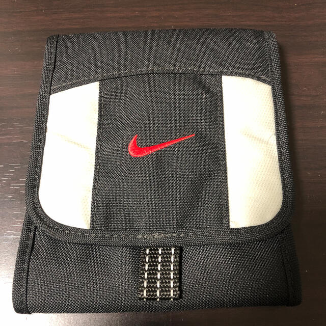 NIKE(ナイキ)のナイキ 財布 ナイロン財布 メンズのファッション小物(折り財布)の商品写真