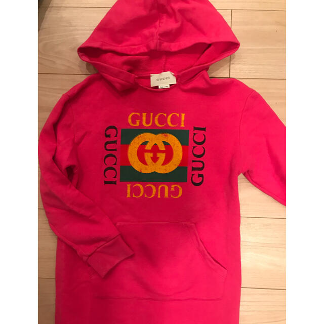 Gucci(グッチ)のグッチチルドレン　8 ロゴトレーナーワンピース キッズ/ベビー/マタニティのキッズ服女の子用(90cm~)(ワンピース)の商品写真