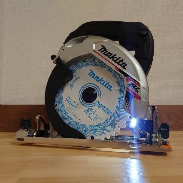 マキタ 18V 新品 165mm充電式マルノコ HS631D | www.feber.com