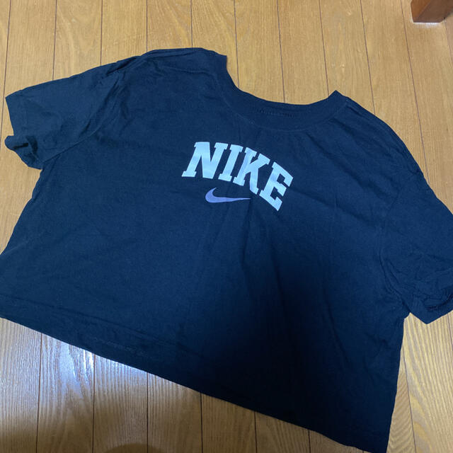 NIKE(ナイキ)のNIKE tシャツ レディースのトップス(Tシャツ(半袖/袖なし))の商品写真