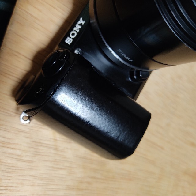 SONY(ソニー)のNEX-5R + SIGMA 19MM F2.8【ジャンク】 スマホ/家電/カメラのカメラ(ミラーレス一眼)の商品写真