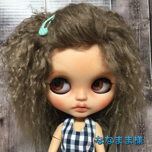 blythe _w-238ベージュ三つ編み✨チベットラムフルスキンウィッグ