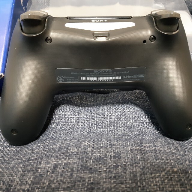 PlayStation4(プレイステーション4)のPS4 コントローラー エンタメ/ホビーのゲームソフト/ゲーム機本体(家庭用ゲーム機本体)の商品写真
