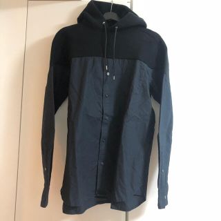 サカイ(sacai)のSACAI シャツ　パーカー　ドッキング　(シャツ)