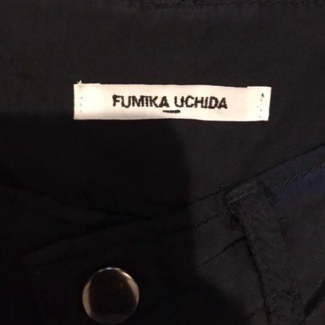 jonnlynx(ジョンリンクス)の即完売　fumika uchida フミカウチダ　パンツ　ブラック　36 レディースのパンツ(カジュアルパンツ)の商品写真