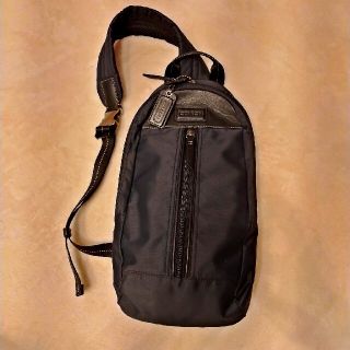 コーチ(COACH)のCOACH  レザー切替ボディーバッグ ブラック(ボディーバッグ)