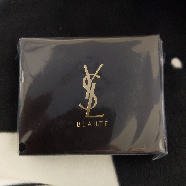 Yves Saint Laurent Beaute(イヴサンローランボーテ)のイヴ・サンローラン　9月の誕生日に頂いたブレスレット★ レディースのアクセサリー(ブレスレット/バングル)の商品写真