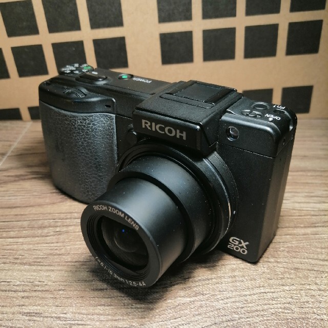 RICOH GX200　リコー　コンパクトデジタルカメラ