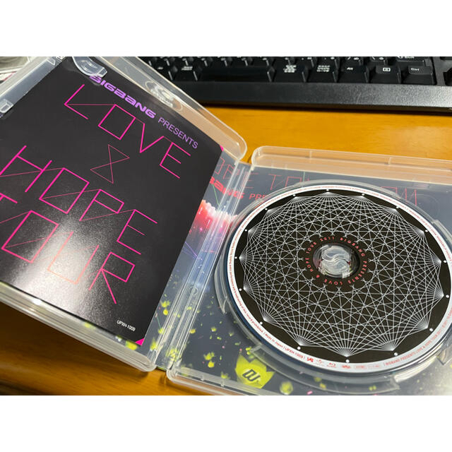 BIGBANG(ビッグバン)の【Blu-ray】BIGBANG PRESENTS LOVE HOPE 2011 エンタメ/ホビーのDVD/ブルーレイ(ミュージック)の商品写真