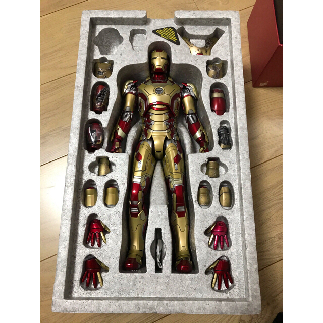 未使用ホットトイズ 1/4 アイアンマンマーク42 DX版-