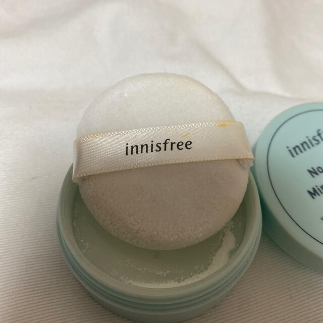 Innisfree(イニスフリー)の【さかなさま専用】イニスフリー ノーセバム ミネラルパウダー5g コスメ/美容のベースメイク/化粧品(フェイスパウダー)の商品写真