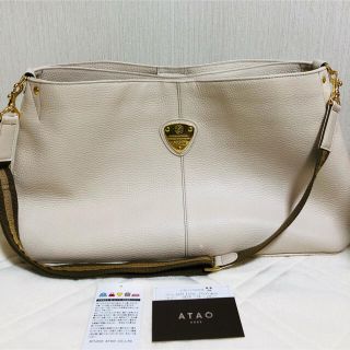 アタオ(ATAO)の【値下げ！】【美品】ATAO elvy(エルヴィ) アイビスホワイト(ショルダーバッグ)