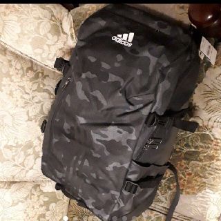 アディダス(adidas)のアディダス ３０L 迷彩柄 リュック バックパック 通学(バッグパック/リュック)