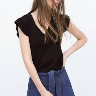 ザラ(ZARA)のフリルサマーニット♡(ニット/セーター)