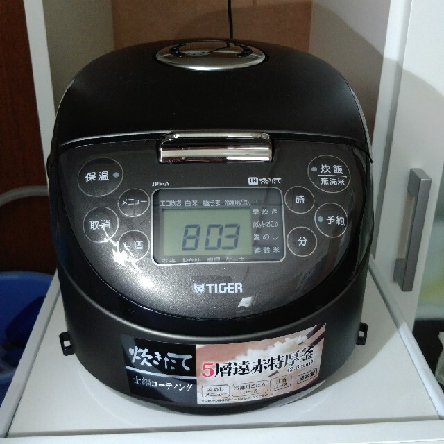 TIGER(タイガー)のタイガー炊飯器、3合炊き スマホ/家電/カメラの調理家電(炊飯器)の商品写真