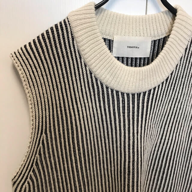 TODAYFUL(トゥデイフル)のtodayful Tuck Stripe Vest ネイビー レディースのトップス(ベスト/ジレ)の商品写真