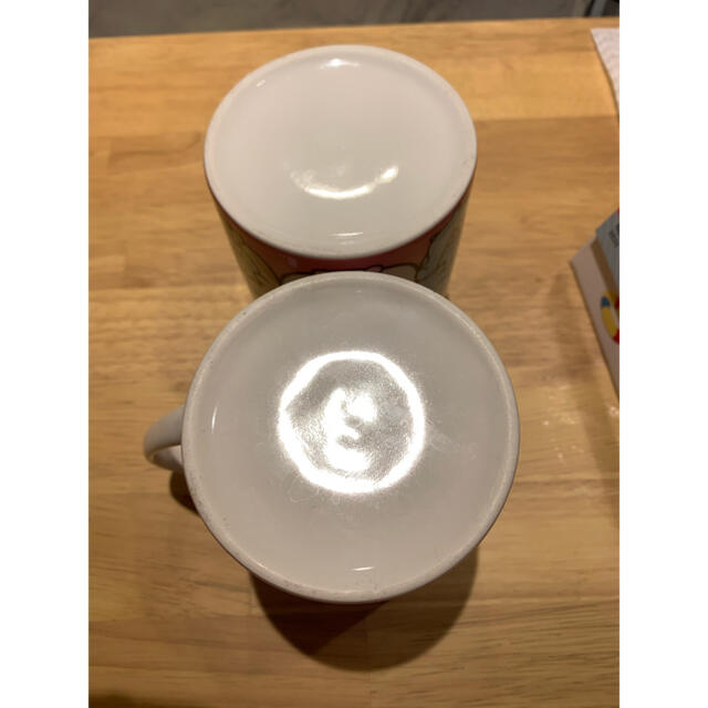 サンエックス(サンエックス)のすみっこぐらしマグカップ二つ インテリア/住まい/日用品のキッチン/食器(グラス/カップ)の商品写真