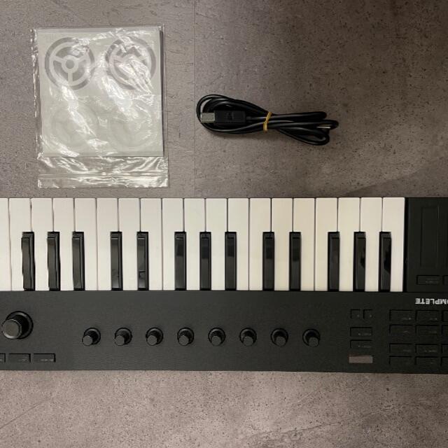 NATIVE INSTRUMENTS KOMPLETE KONTROL M32