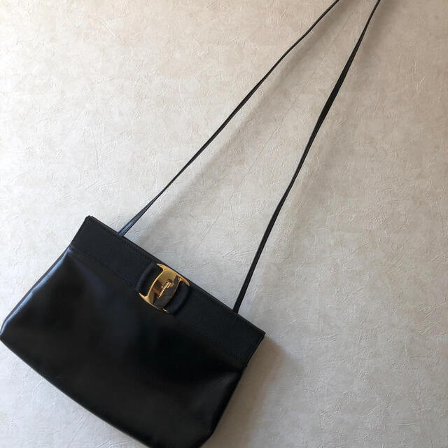 Salvatore Ferragamo(サルヴァトーレフェラガモ)の♡♡専用♡♡   フェラガモ Ferragamo ショルダーバッグ  レディースのバッグ(ショルダーバッグ)の商品写真