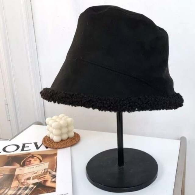 ZARA(ザラ)のスウェードバケットハット(リバーシブル) レディースの帽子(ハット)の商品写真
