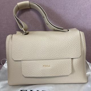 フルラ(Furla)のFULRA カプリッチョ　M トップハンドル　美品(ショルダーバッグ)