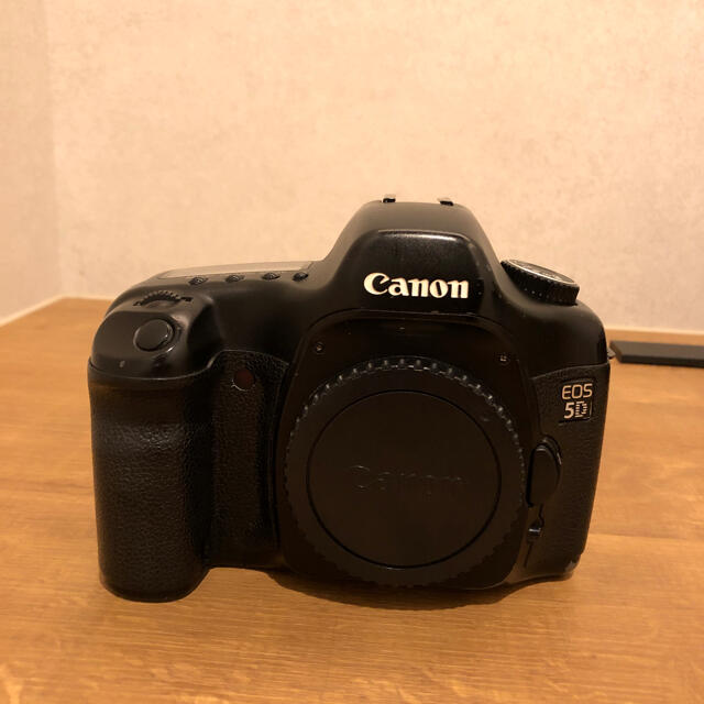 Canon(キヤノン)の【中古】初代Canon EOS 5D 管理④ 状態：C(やや難あり) スマホ/家電/カメラのカメラ(デジタル一眼)の商品写真