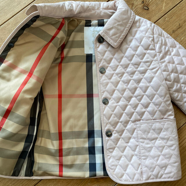 BURBERRY(バーバリー)のBurberry 子供　キルティングコート　値下げ！ キッズ/ベビー/マタニティのキッズ服女の子用(90cm~)(コート)の商品写真