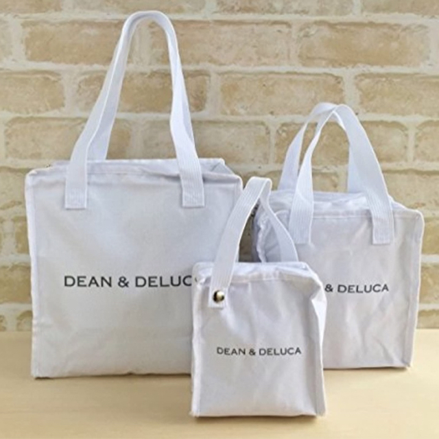 DEAN & DELUCA(ディーンアンドデルーカ)の＊新品未開封＊  DEAN&DELUCA 保冷バッグ  White  3点セット インテリア/住まい/日用品のキッチン/食器(弁当用品)の商品写真