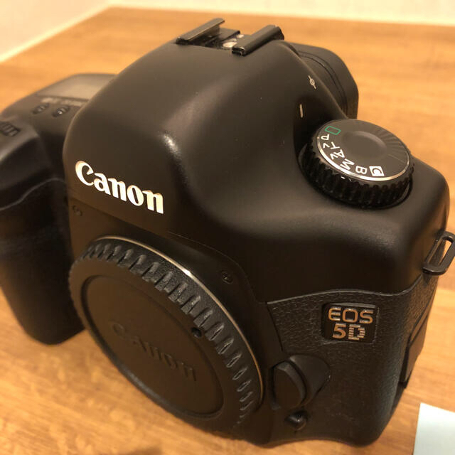 Canon(キヤノン)の【中古】初代Canon EOS 5D 管理⑦ 状態：B(並品) スマホ/家電/カメラのカメラ(デジタル一眼)の商品写真