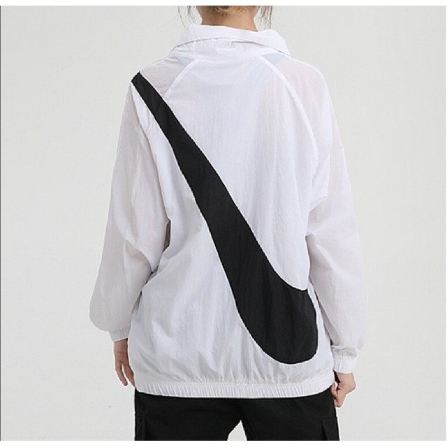 NIKE - 新品 NIKE ビッグスウォッシュ ナイロンジャケット ホワイトの