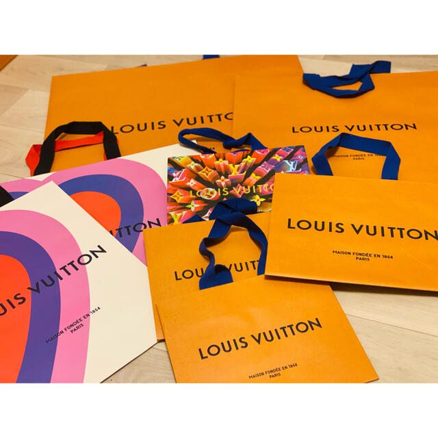 LOUIS VUITTON(ルイヴィトン)のにゃおんさん専用ページ レディースのバッグ(ショップ袋)の商品写真