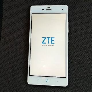 ゼットティーイー(ZTE)のSIMフリー Android ZTE Blade E01 ホワイト(スマートフォン本体)