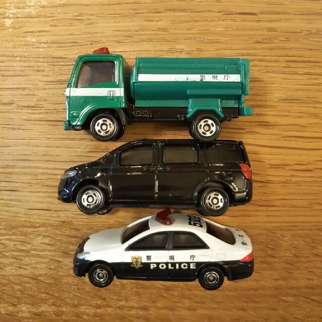 Takara Tomy(タカラトミー)の【使用感あり】トミカ 警察車両 ３台セット エンタメ/ホビーのおもちゃ/ぬいぐるみ(ミニカー)の商品写真