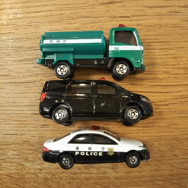 Takara Tomy(タカラトミー)の【使用感あり】トミカ 警察車両 ３台セット エンタメ/ホビーのおもちゃ/ぬいぐるみ(ミニカー)の商品写真