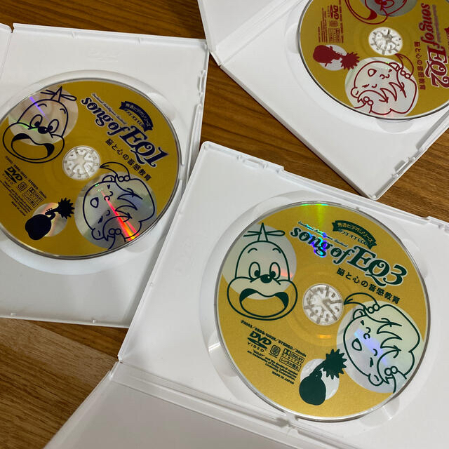 ちえ様専用です。（1）英語でペララとsong　of　EQ1〜3 DVD3巻セット エンタメ/ホビーのDVD/ブルーレイ(キッズ/ファミリー)の商品写真