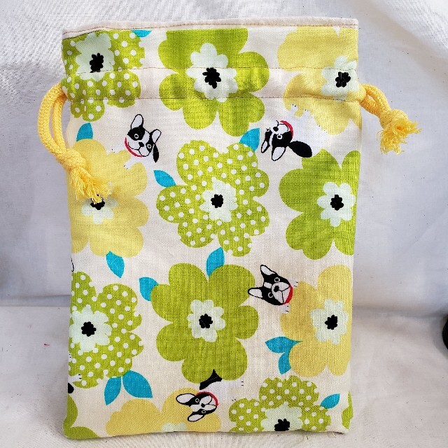 ボストンテリアとお花柄の巾着袋  ハンドメイドのペット(おもちゃ/ペット小物)の商品写真