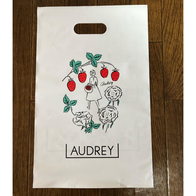 【新品・未開封】AUDREY  オードリー　　　ハローベリー　6個入り 食品/飲料/酒の食品(菓子/デザート)の商品写真