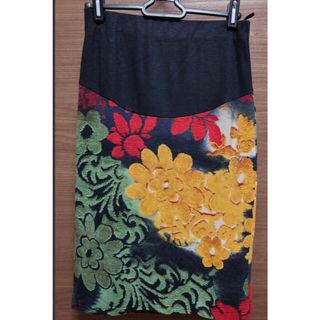 アンティカ(antiqua)の7人のママ様専用　アンティカ　レトロ花柄スカート(ひざ丈スカート)