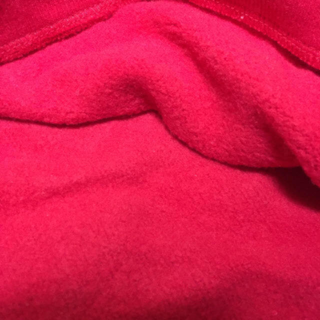レッド猫トレーナー キッズ/ベビー/マタニティのキッズ服女の子用(90cm~)(Tシャツ/カットソー)の商品写真
