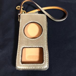 コーチ(COACH)の【COACH コーチ】中古　激レア iPod ケース　ゴールド(iPhoneケース)