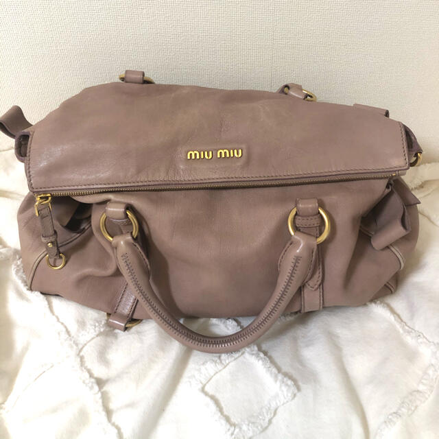 miumiu(ミュウミュウ)の【値下げ】MIUMIU バッグ　ピンクベージュ　ベージュ　ピンク レディースのバッグ(ハンドバッグ)の商品写真