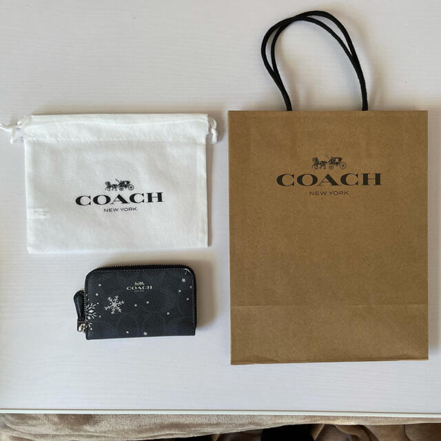 COACH(コーチ)のcoach コインケース　スノーフレーク柄　新品未使用 レディースのファッション小物(コインケース)の商品写真